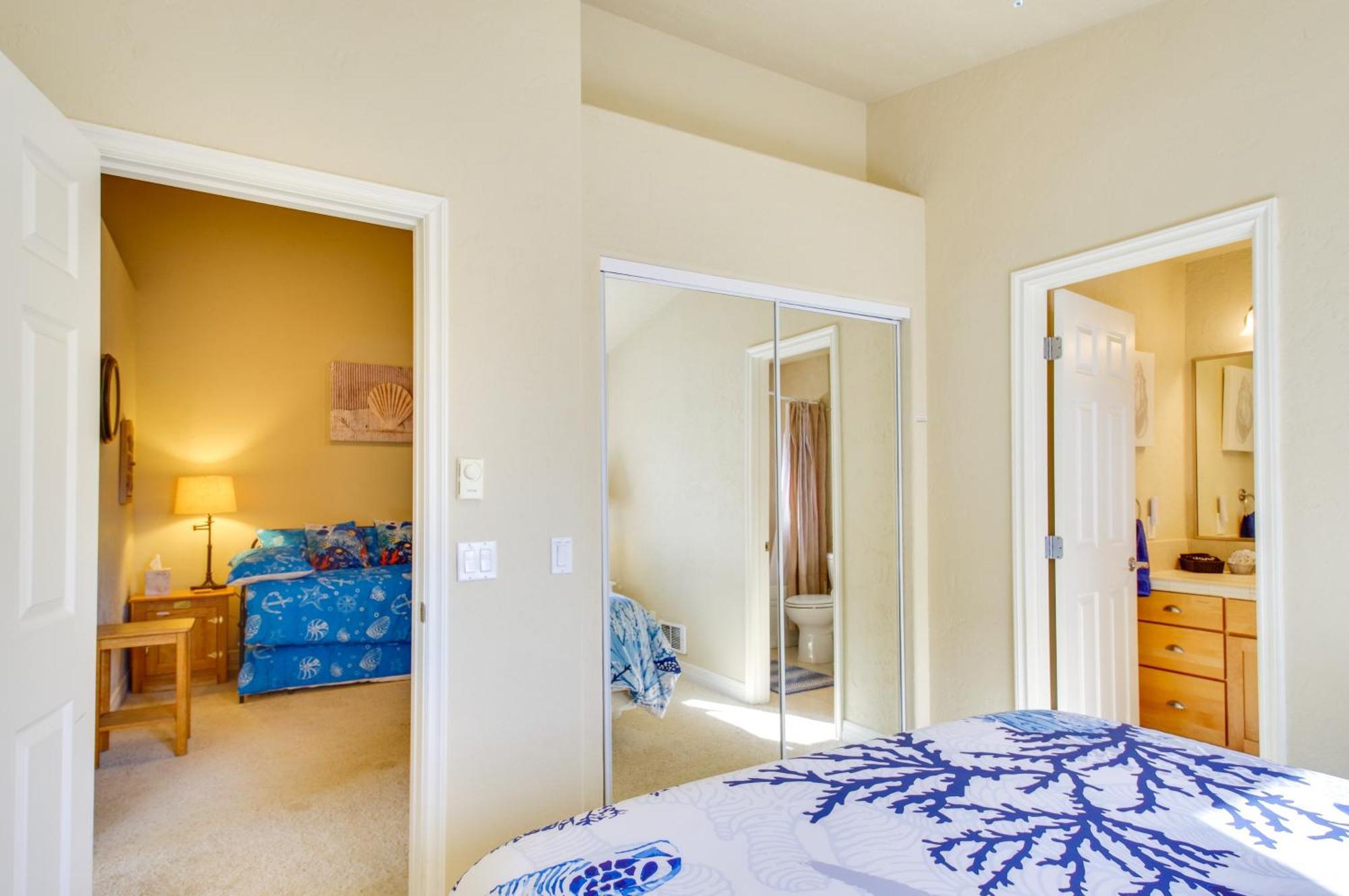 Quiet Waterfront Escape With Hot Tub And Beach Access! Голд-Бич Экстерьер фото