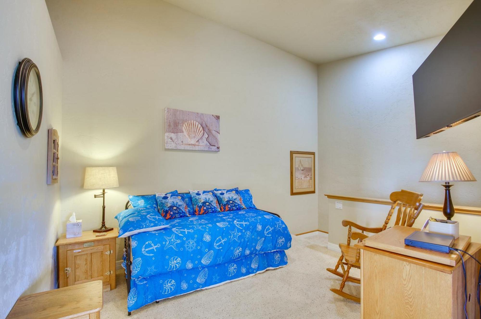Quiet Waterfront Escape With Hot Tub And Beach Access! Голд-Бич Экстерьер фото