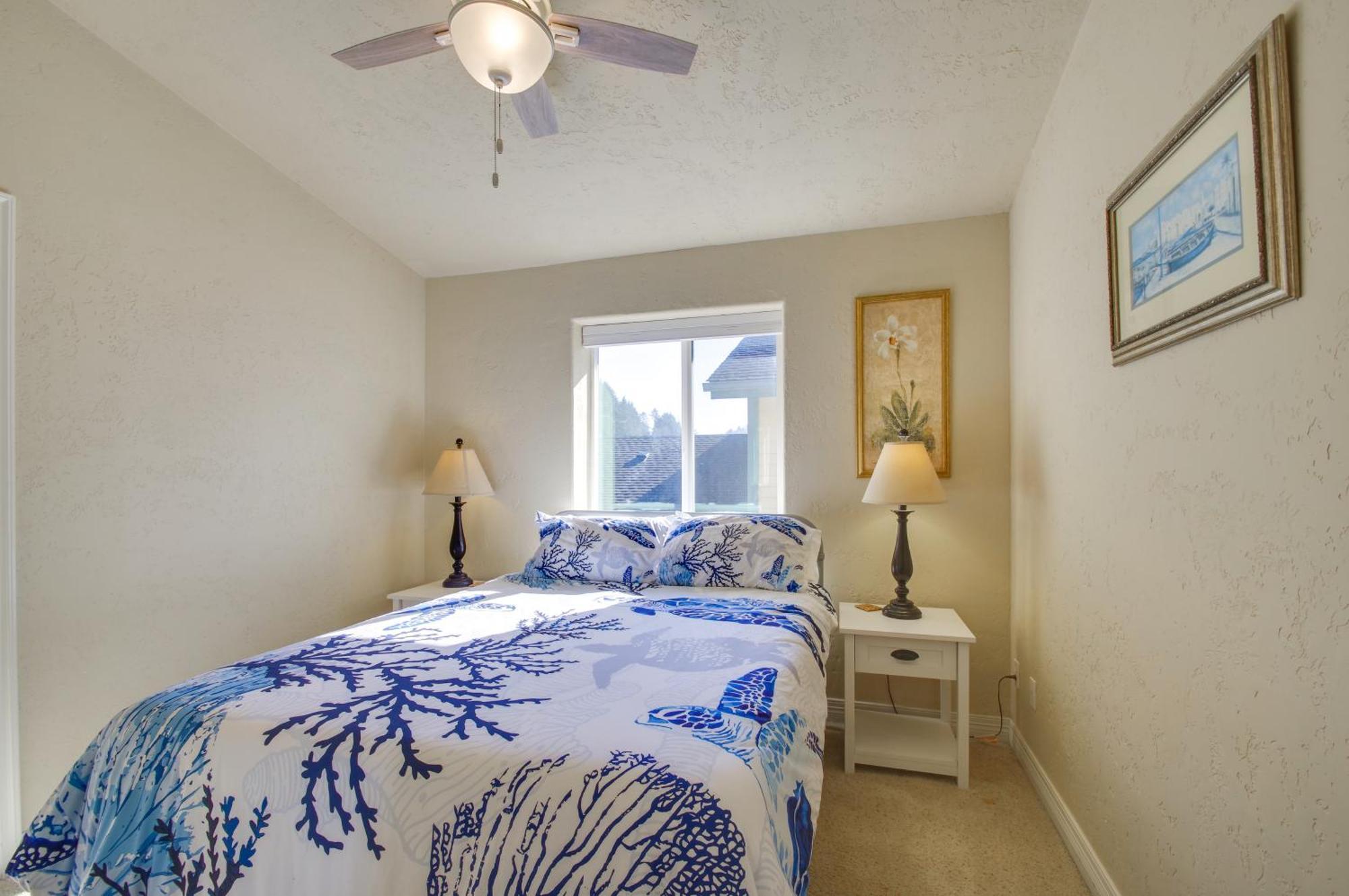 Quiet Waterfront Escape With Hot Tub And Beach Access! Голд-Бич Экстерьер фото