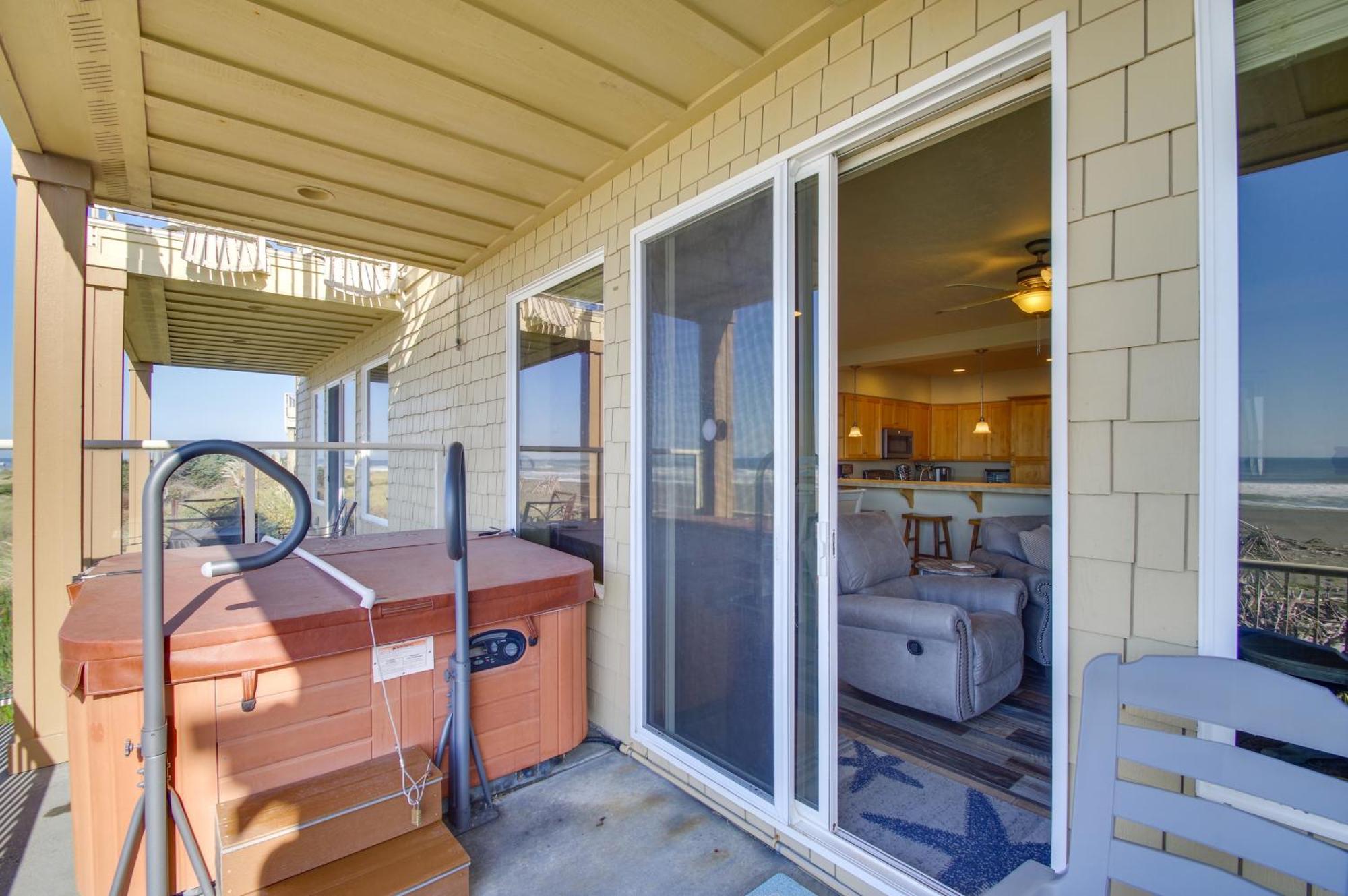 Quiet Waterfront Escape With Hot Tub And Beach Access! Голд-Бич Экстерьер фото