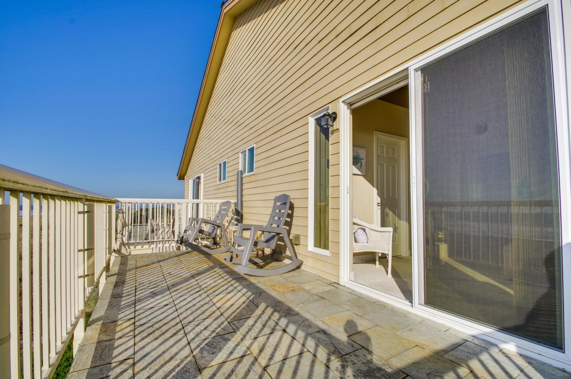 Quiet Waterfront Escape With Hot Tub And Beach Access! Голд-Бич Экстерьер фото