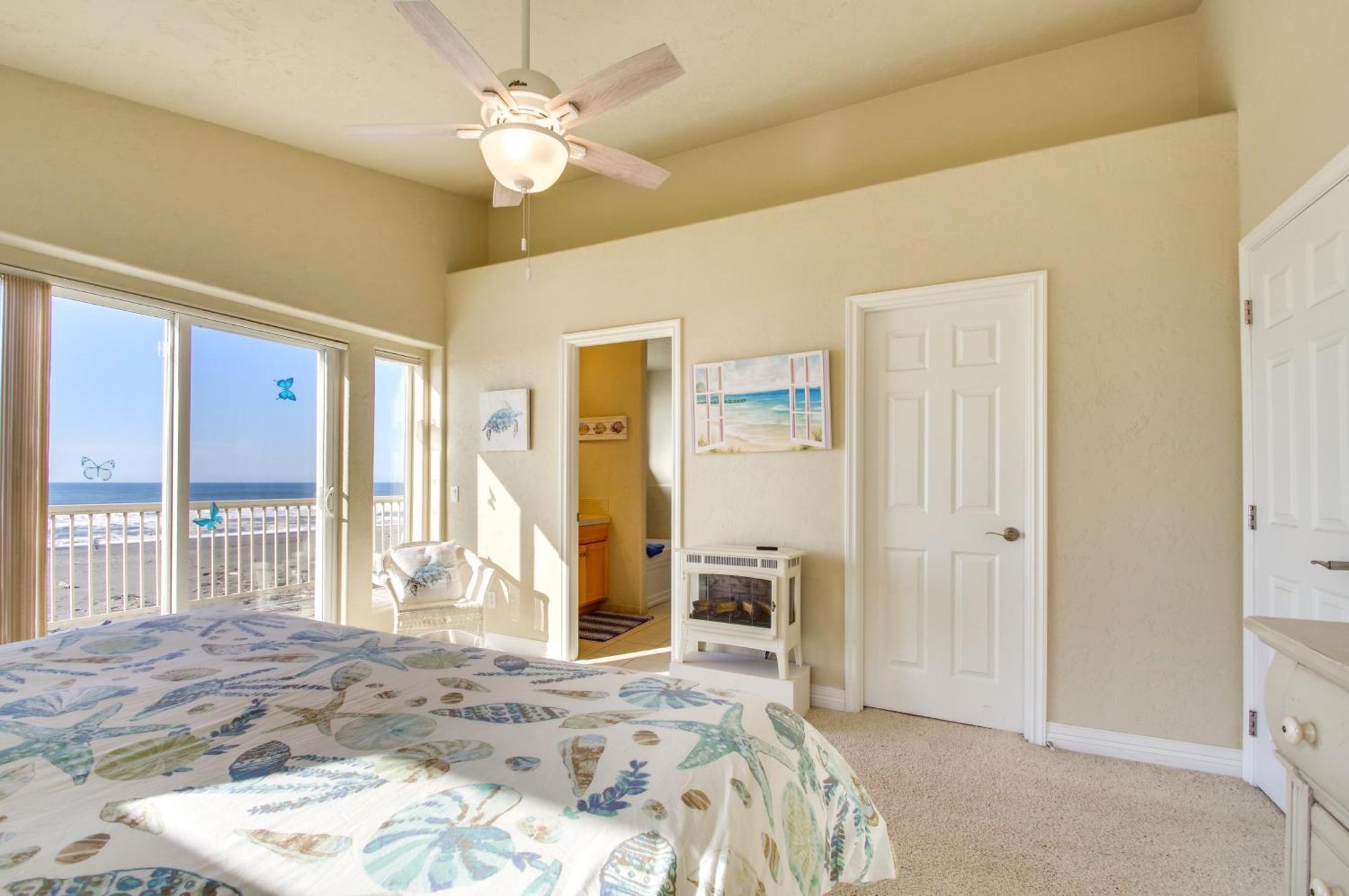 Quiet Waterfront Escape With Hot Tub And Beach Access! Голд-Бич Экстерьер фото